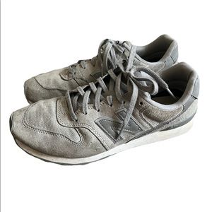 New Balance 696 Tennis shoes